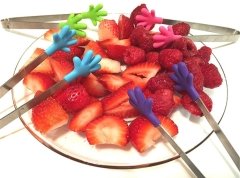 Şeker Tutan Eller Maşa