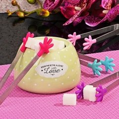 Şeker Tutan Eller Maşa