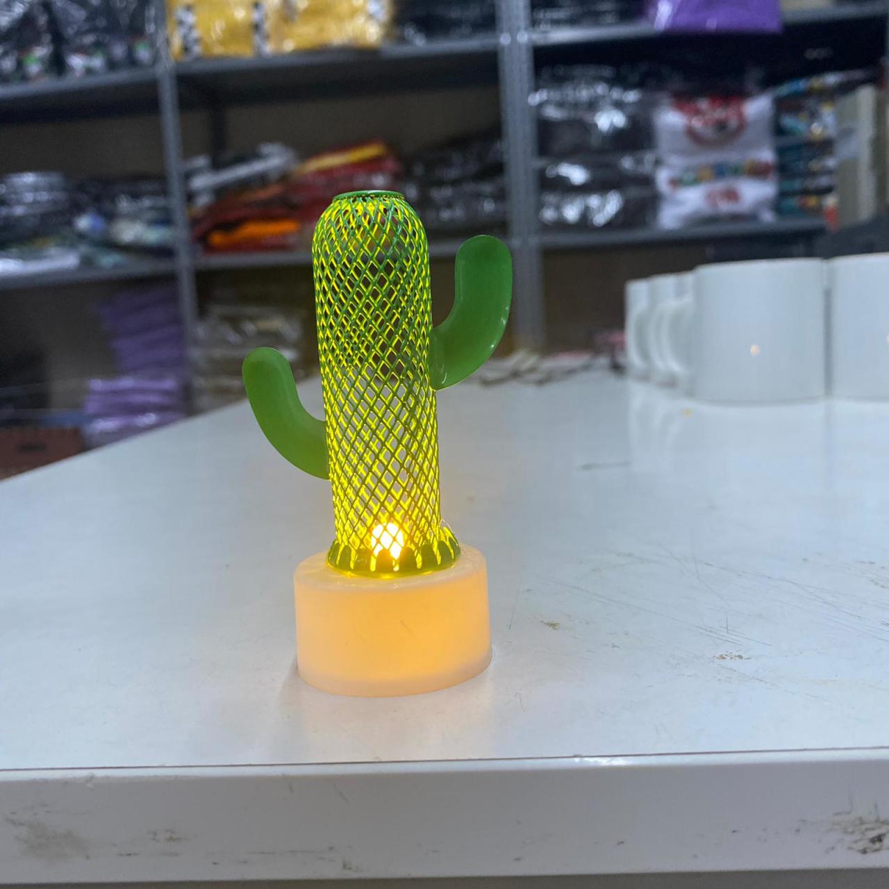 Dekoratif Led Işıklı Metal Mini Yeşil Kaktüs Lamba