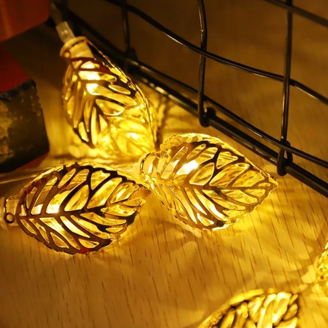 10'lu Metal Yaprak Tasarım Aydınlatma Şerit Pilli Led Lamba (1.5 mt)