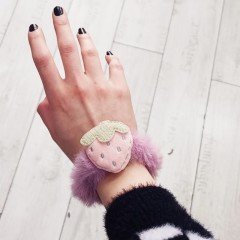 Çilekli Mor Peluş Lastik Toka