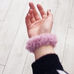 Çilekli Mor Peluş Lastik Toka