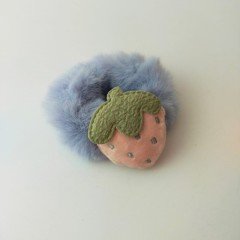 Çilekli Peluş Lastik Toka