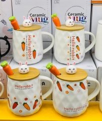 Havuç Tasarımlı Kaşıklı Mug Kupa