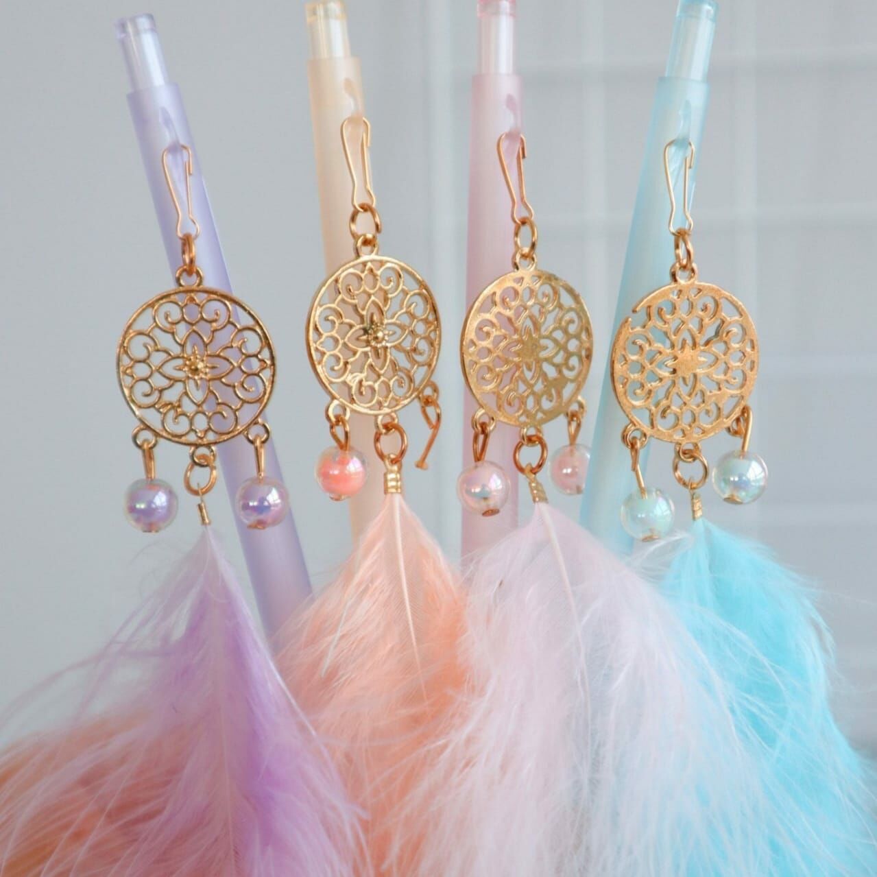 Tüylü Düş Kapanı İncili Uçlu Kalem 1 Adet 0.7 Versatil Kalem