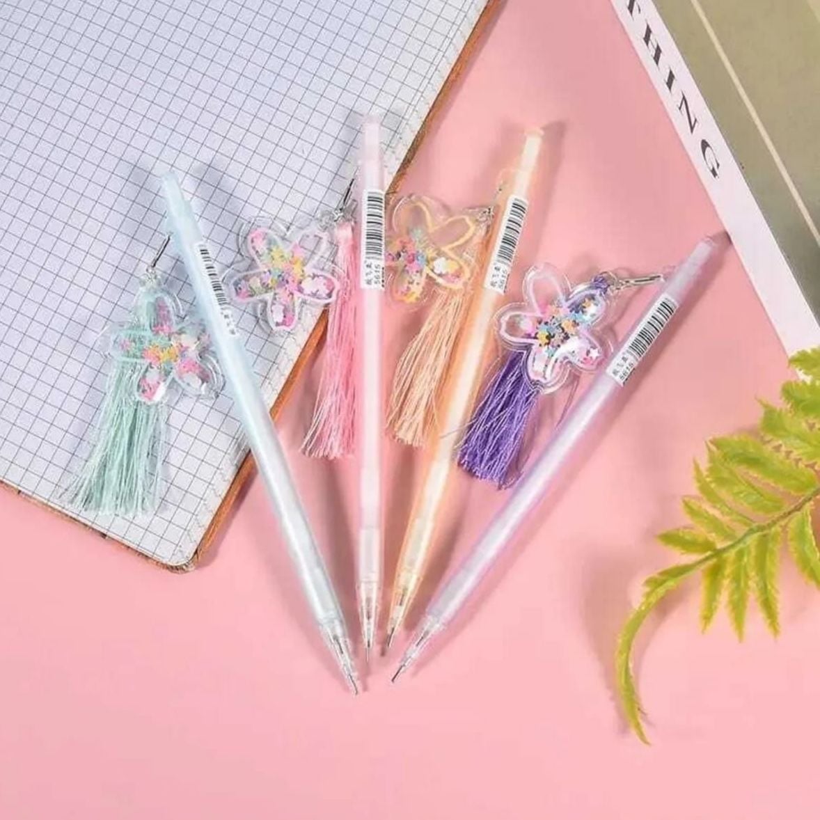 Püsküllü Yıldız Pullu Süslü Uçlu Kalem 1 Adet 0.7 Versatil Kalem