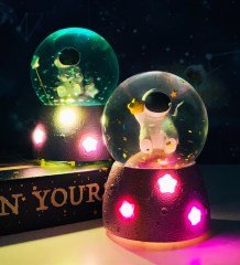 Astranot Space Işıklı Müzikli Kar Küresi