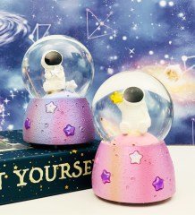 Astranot Space Işıklı Müzikli Kar Küresi