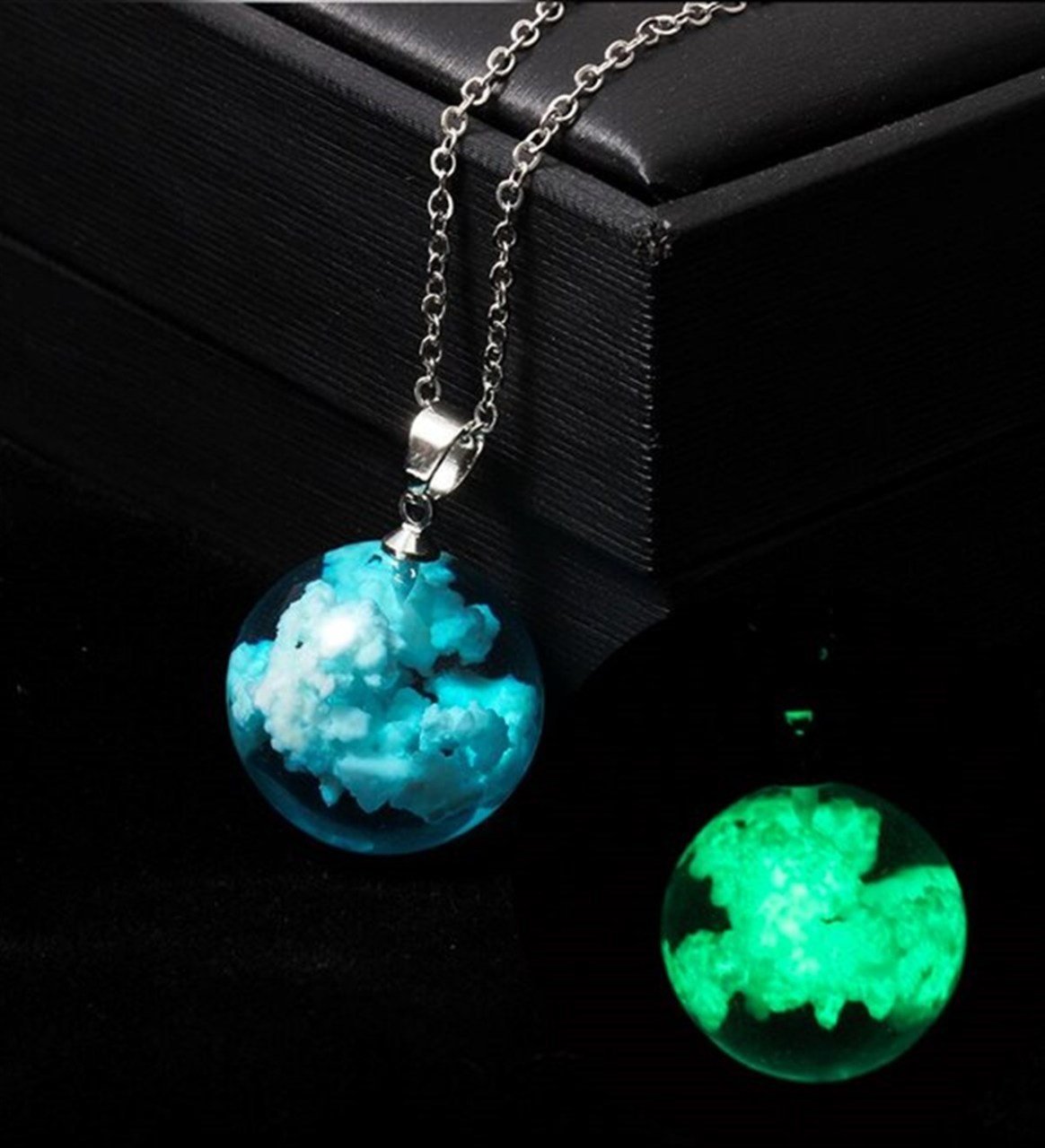 Gece Parlayan Bulut Kolye