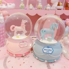 Unicorn Love Temalı Işıklı Kar Küresi ve Müzik Kutusu Otomatik Püskürtmeli