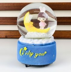 Sevimli Ay Kız Tasarımlı Kurmalı Müzikli Kar Küresi