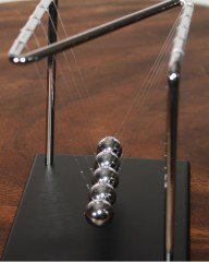 Newton Çarpışan Denge Topları Newton Beşiği