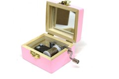 Flamingo Tasarımlı Ahşap Çevirmeli Müzik Kutusu