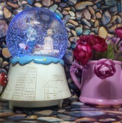 Gelin Damat Romantik Otomatik Püskürtmeli Işıklı Müzikli Kar Küresi