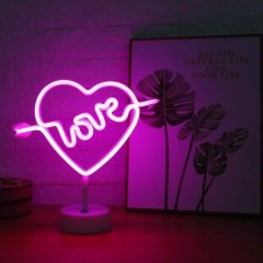Neon Işıklı Ok İşaretli Kalpli Love Lamba