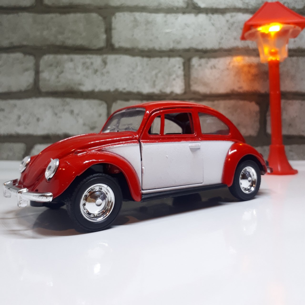 Kırmızı Beyaz Metal Vosvos Araba Çek Bırak Model Woswos 1:32 Ölçek