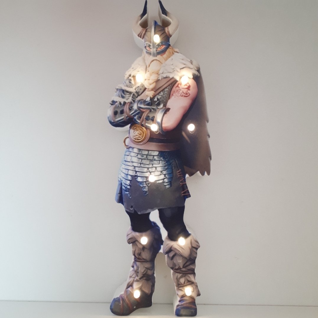 Ahşap Fortnite Magnus Karakteri Led Işıklı