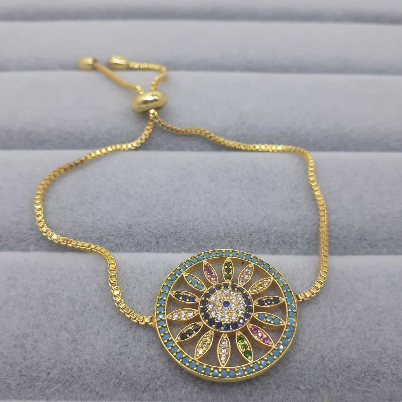 Yuvarlak Çiçek Desenli Zirkon Taşlı Asansörlü Bileklik