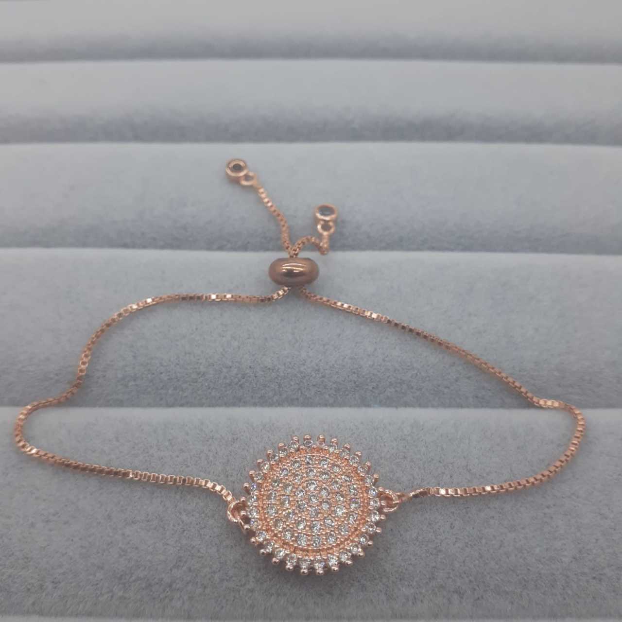 Lüks İşlemeli Zirkon Taşlı Asansörlü Bileklik