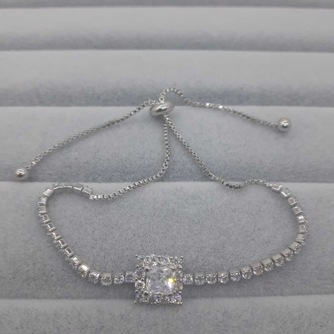 Lüks Kare Zirkon Taşlı Asansörlü Bileklik