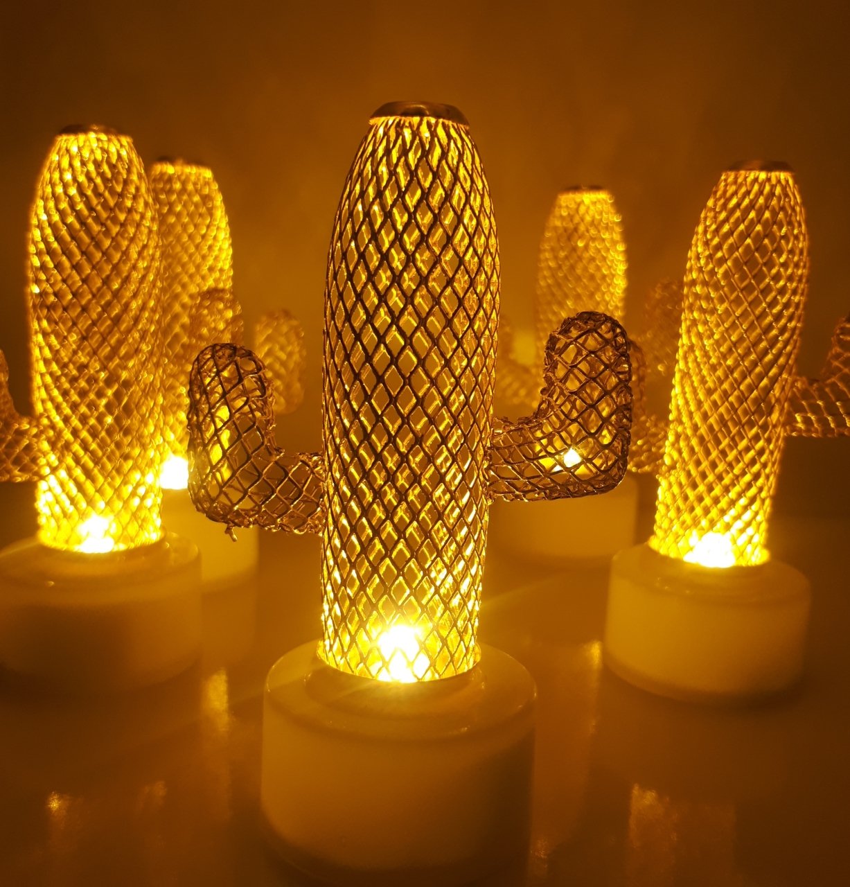 Kaktüs Metal Tel Mini Led Lamba