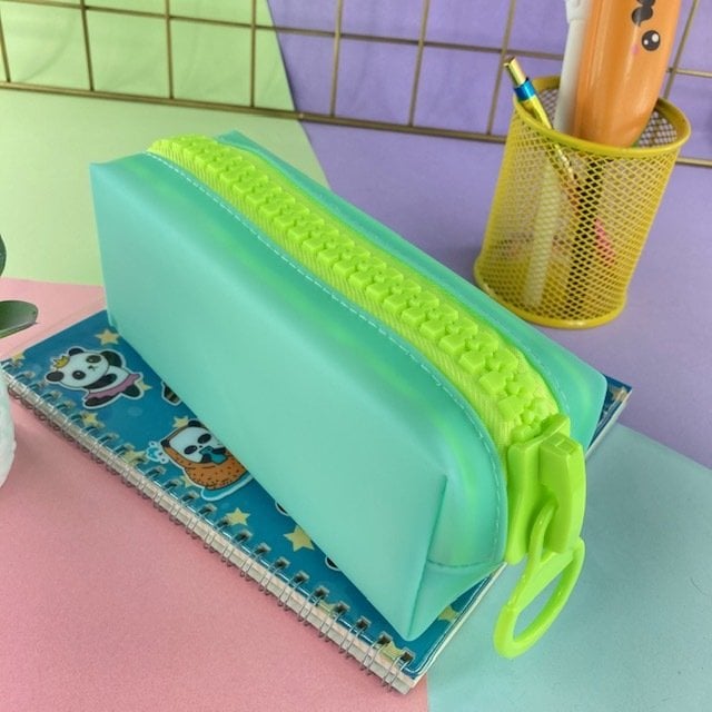 Büyük Fermuarlı Silikon Kalemlik Turkuaz