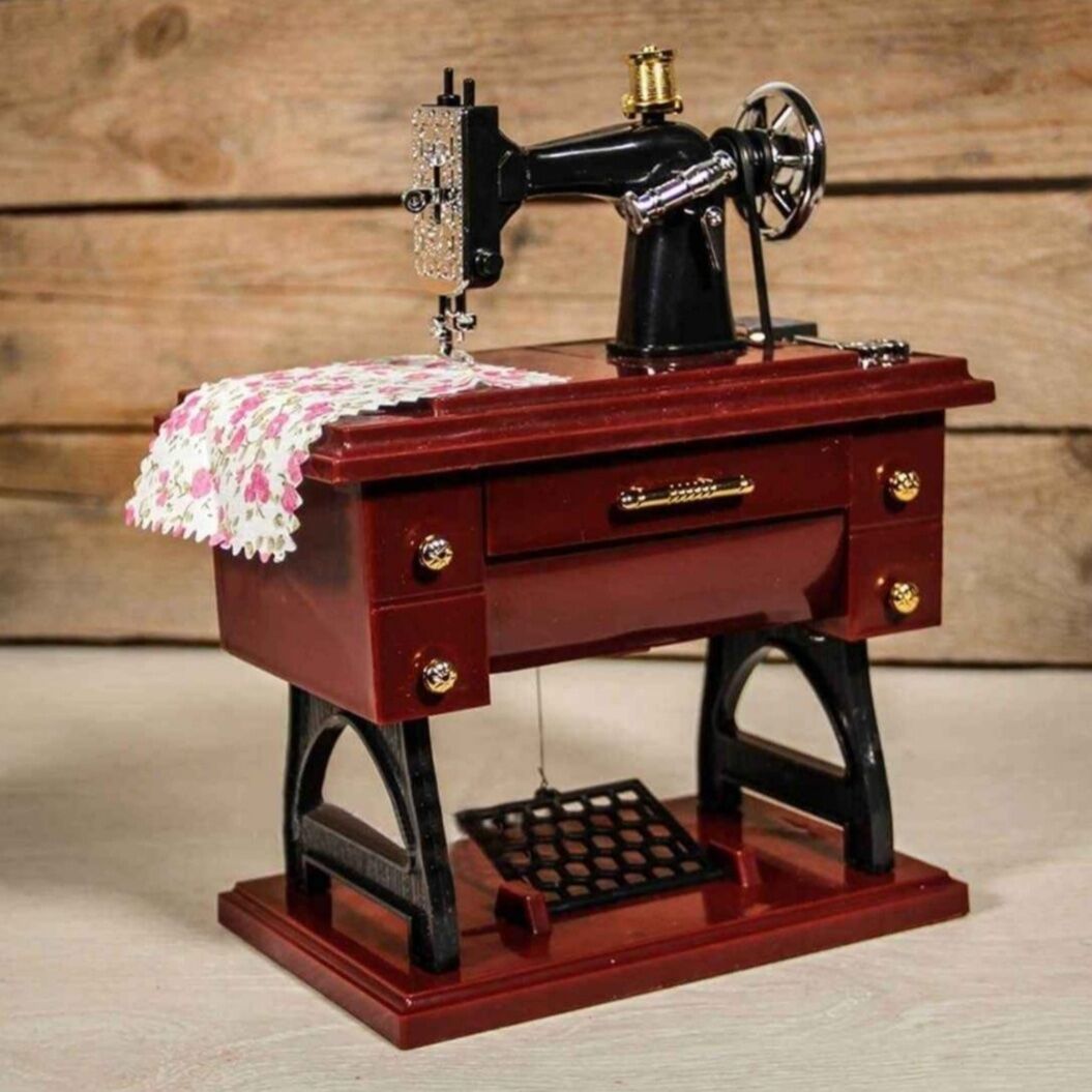 Nostaljik Kurmalı Dikiş Makinası Tasarımlı Müzik Kutusu