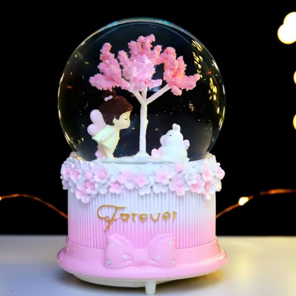 Ağaç Altında Kız ve Tavşan Orta Boy Işıklı Müzikli Kar Küresi Işıklı Müzik Kutusu