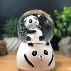 Panda Kar Küresi Orta Boy Işıklı Müzikli Kar Küresi