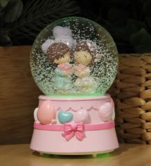 Sevimli Çift Orta Boy Işıklı Müzikli Kar Küresi Işıklı Müzik Kutusu