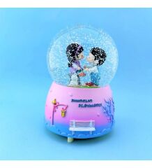 Sevimli Çift Orta Boy Işıklı Müzikli Kar Küresi Işıklı Müzik Kutusu