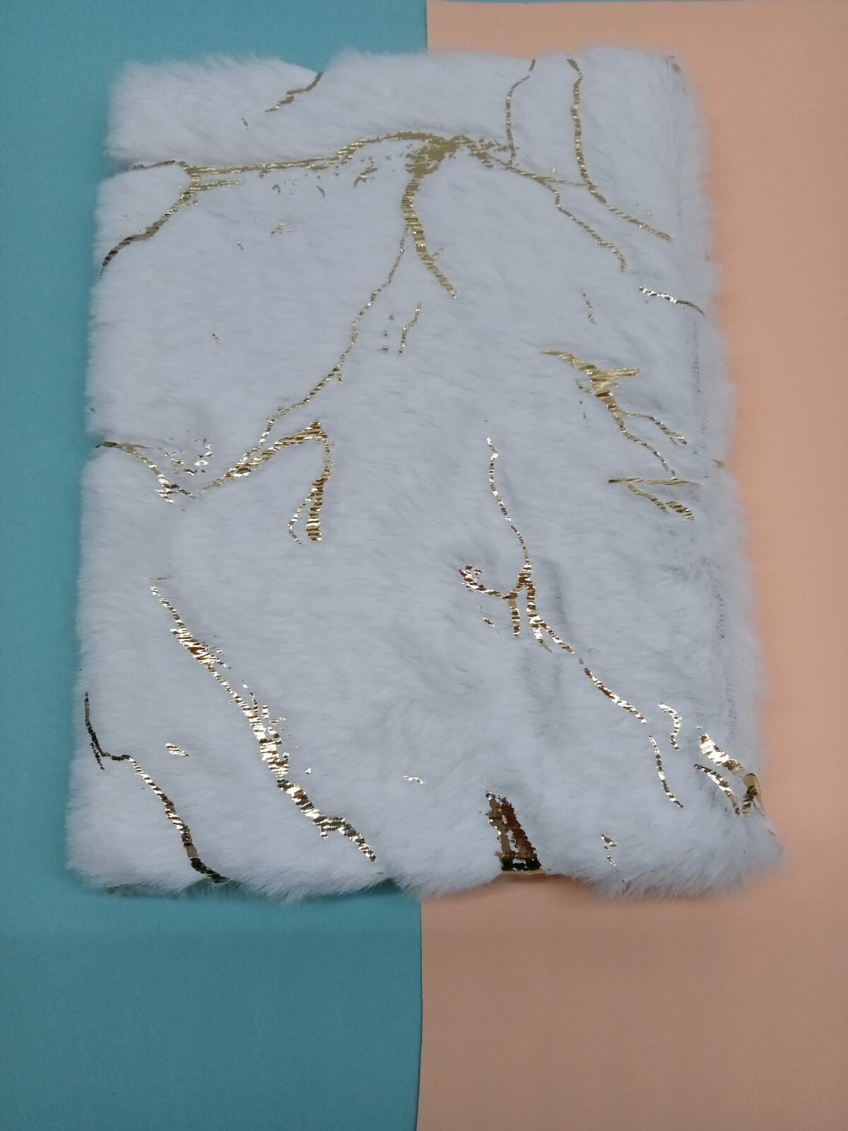 Beyaz Altın Varaklı Peluş Çizgili Defter A5