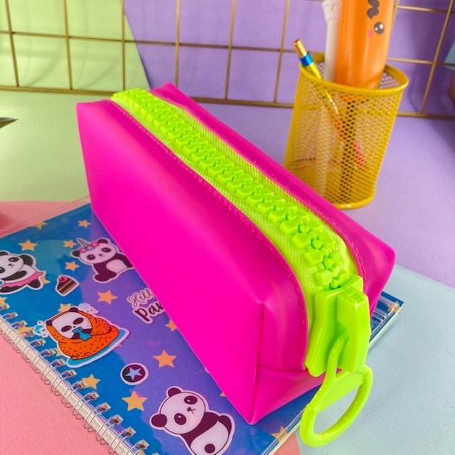 Büyük Fermuarlı Silikon Kalemlik Koyu Pembe