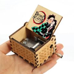 Demon Slayer Müzik Kutusu Anime İblis Avcısı Tanjiro ve Nezuko Çevirmeli Ahşap İşlemeli Müzik Kutusu