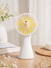 Sanrio Pompompurin Lisanslı Şarjlı Mini Vantilatör USB Taşınabilir Sessiz Masaüstü Fan Sarı Beyaz